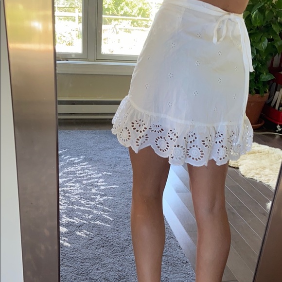 Beautiful white wrap skirt - Picture 2 of 6